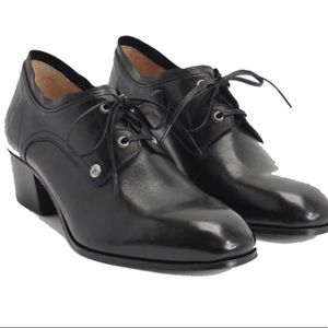 John Fluevog Passage Patuxai